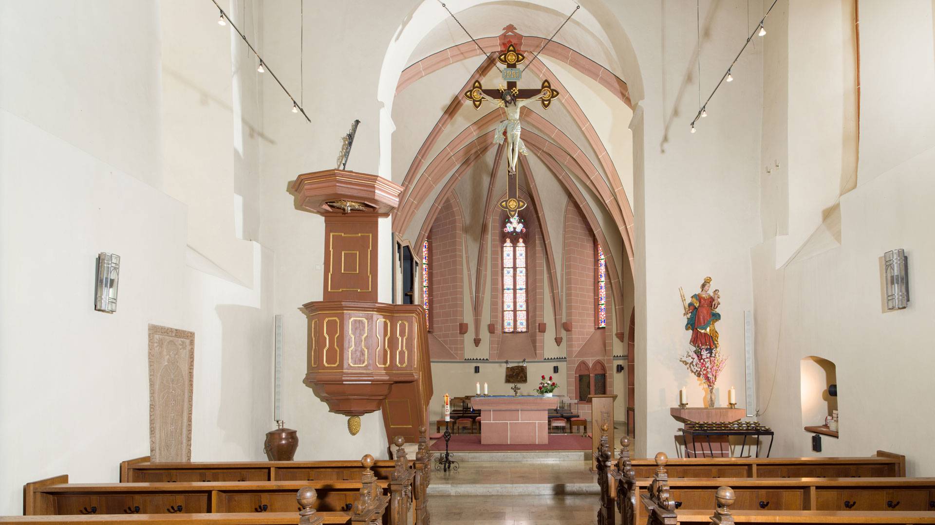 Innansicht der Tempelhauskirche beim Bildungshaus Neckarelz